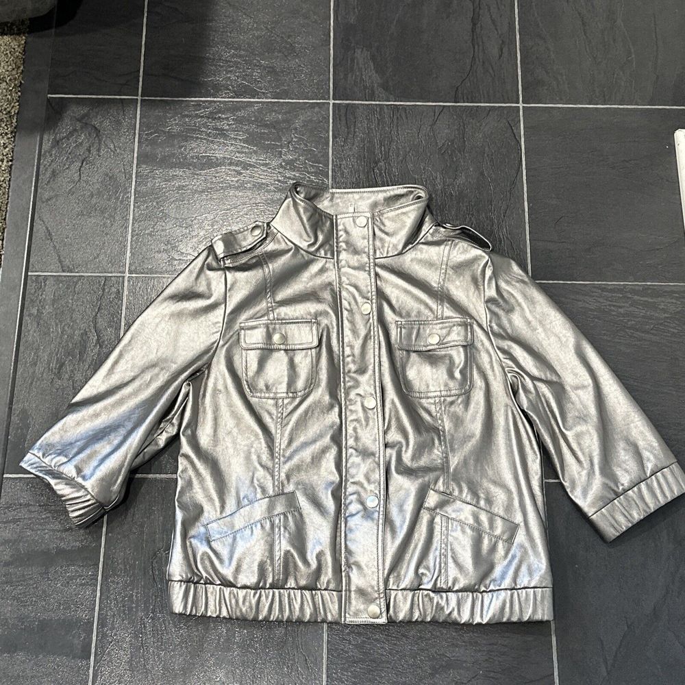 Monroe And Main Women’s Bomber Jacket Silver Large Fall Winter Fashion